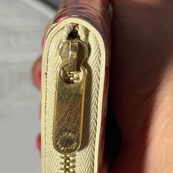 2010 RARE Louis Vuitton Stephen Sprouse Ltd Ed Vernis Embossed coin purse - Picture 9 of 15